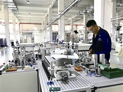 一座站在工业互联网前沿的“教学工厂” 互联网技术开发的实训革命